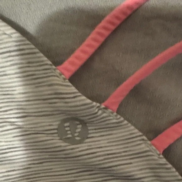 Lululemon Free to Be Wild Sports Bra size 10 - Picture 3 of 4